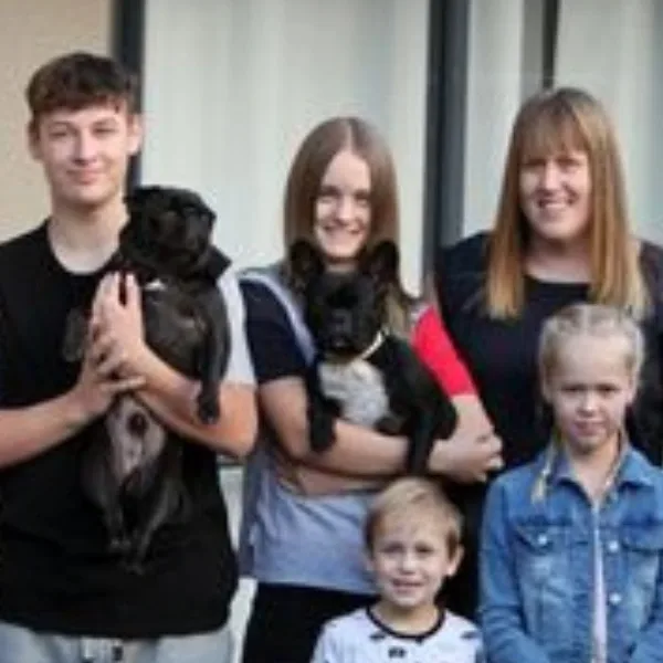 Kasey, home-based educator in Tauranga, with family