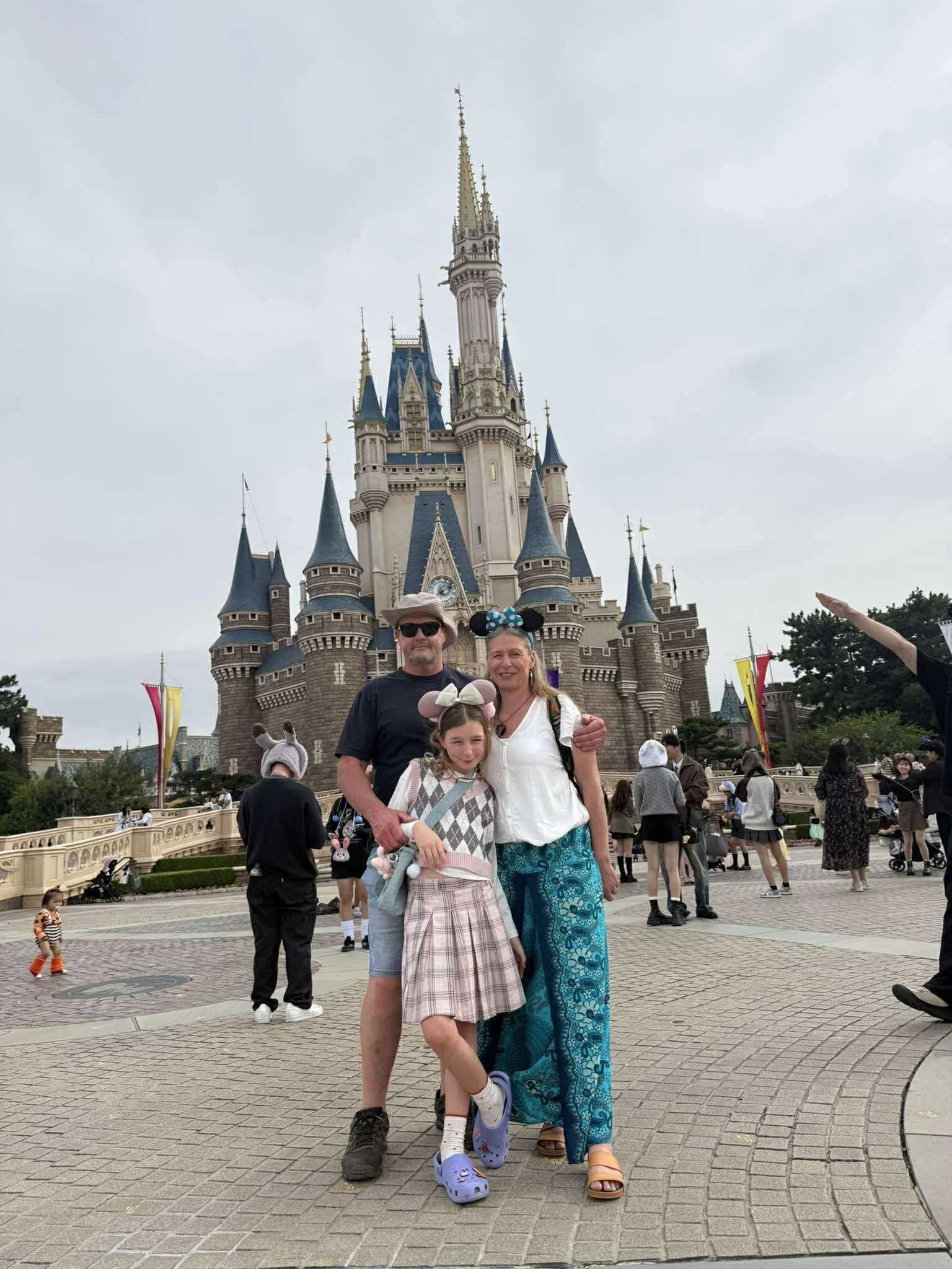 Melanie, home-based educator in Te Puke, with her family at a theme park